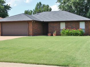 5502 Cedar Ridge Dr, Enid, OK 73703