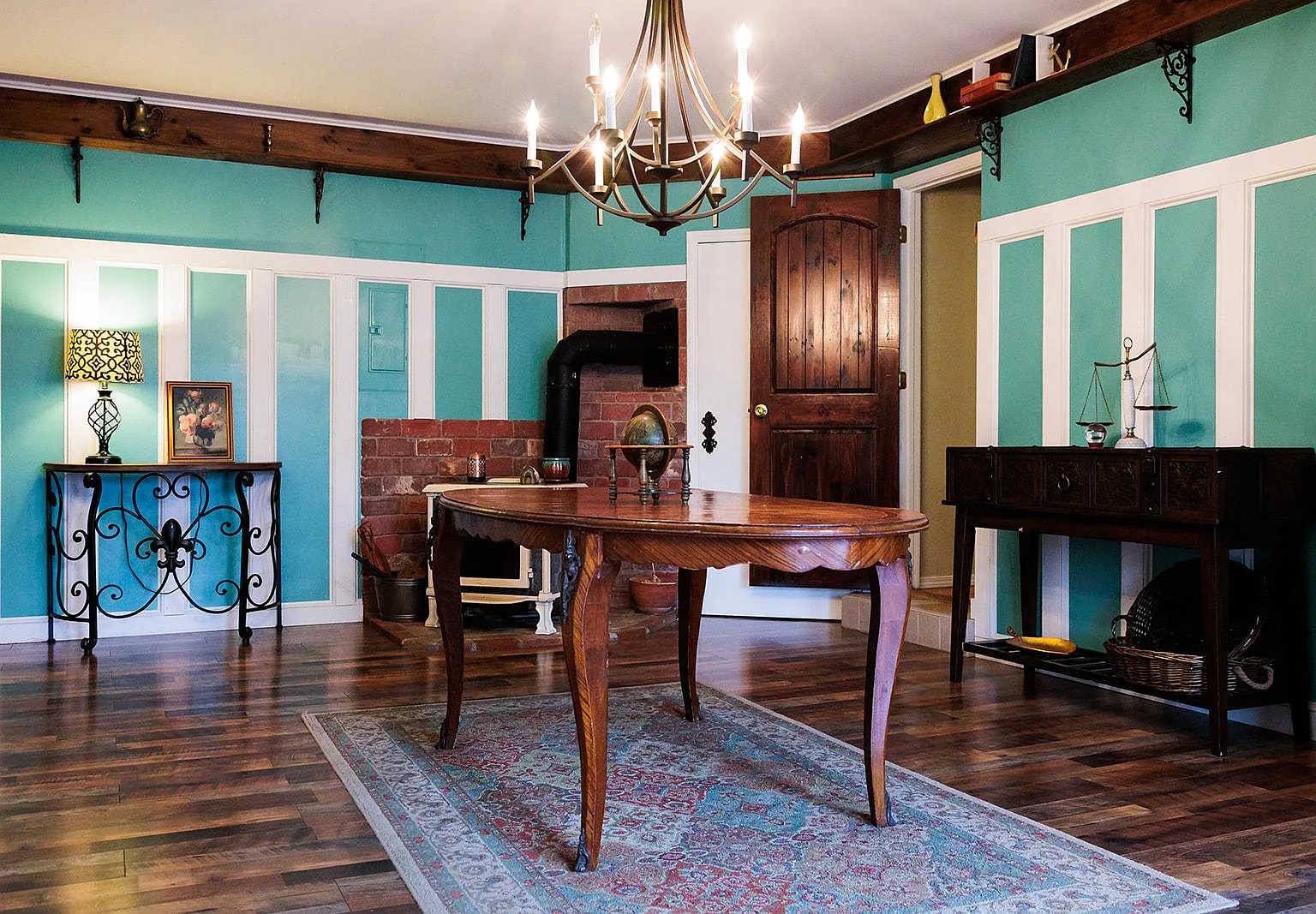 7 bed, 3.5 bath, 4700 sqft, $4,200 — Photo 3