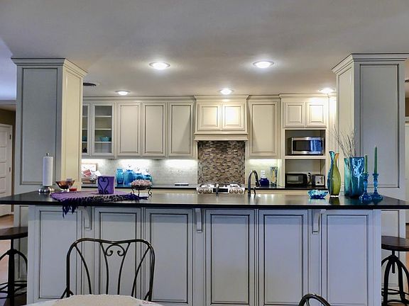 4th image of 939 Sartain Dr