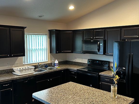 3rd image of 37 Dogwood Drive Cir