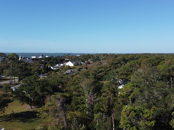 3rd image of 511 Cape Lookout Drive