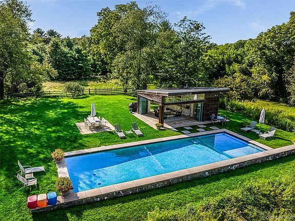 5th image of 12 Haights Cross Road