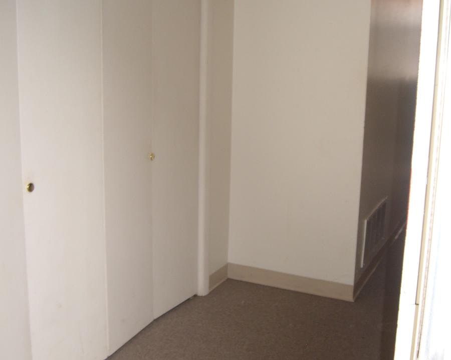2nd image of 931 S Jefferson St