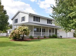 W237S6815 Fernwood Dr, Waukesha, WI 53189