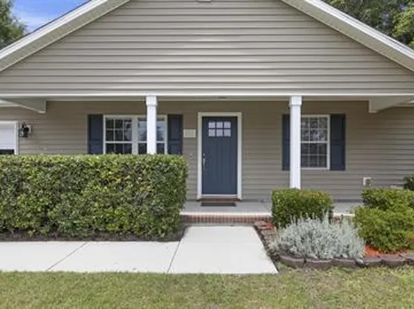 202 Ross Ct, Sneads Ferry, NC 28460