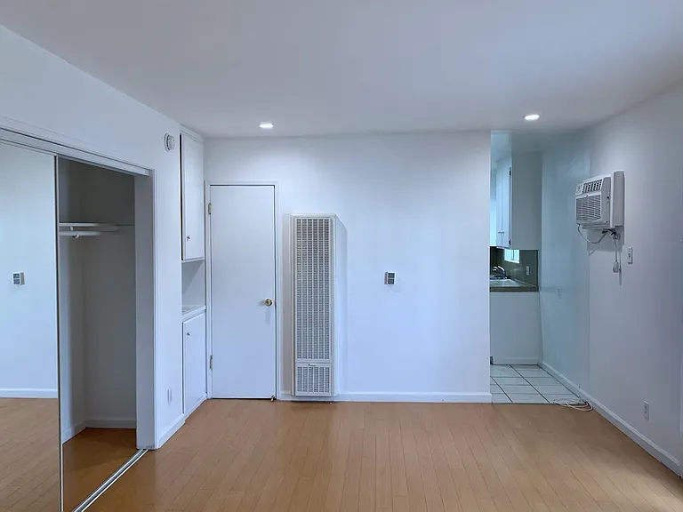 3426 Keystone Ave — Photo 9