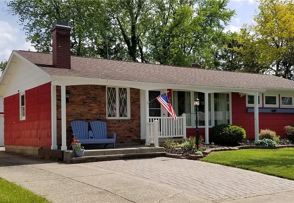 1st image of 264 Woodmere Dr