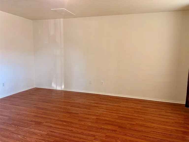 7806 Maverick Trace Ln — Photo 4