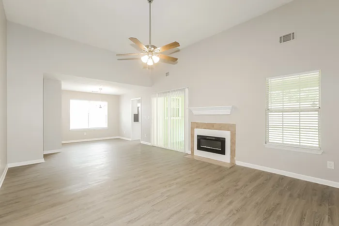 1901 Corners Cir — Photo 4
