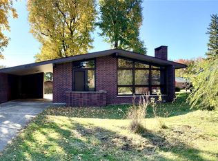 1070 Monroe St, Carlyle, IL 62231