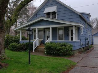 202 Seminole Rd, Norton Shores, MI 49444