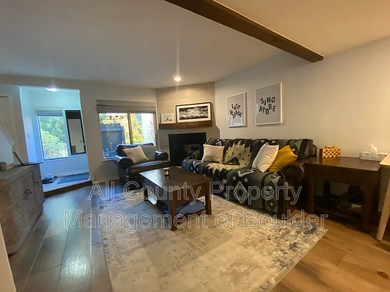 2982 Shady Holw W — Photo 7
