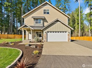 901 SW Norpoint Ct, Pt Orchard, WA 98367