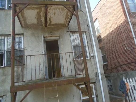 5th image of 1311 E 51st St
