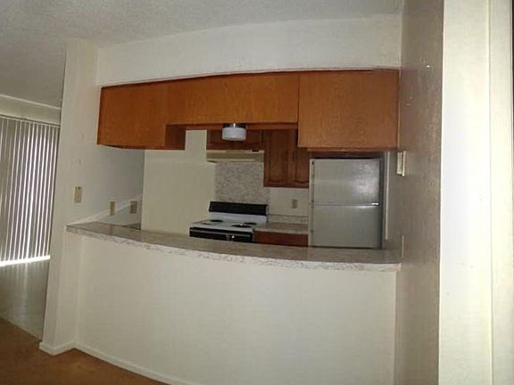 4th image of 1302 Covey Ln APT C