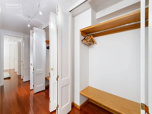 Rented by Sotheby's International Realty | media 37