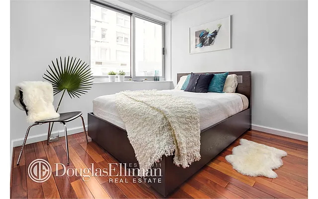 Sold by Douglas Elliman | media 15