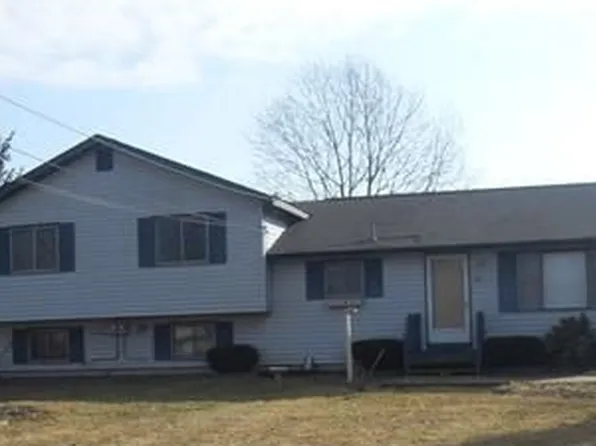 34 N Woody Hill Rd, Bradford, RI 02808