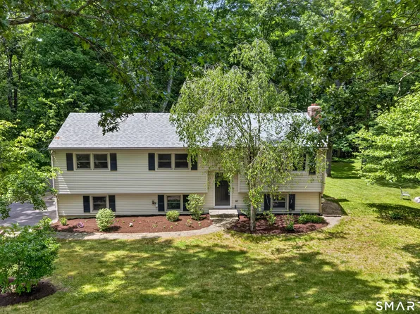 14 Deerfield Drive, Newtown, CT 06482