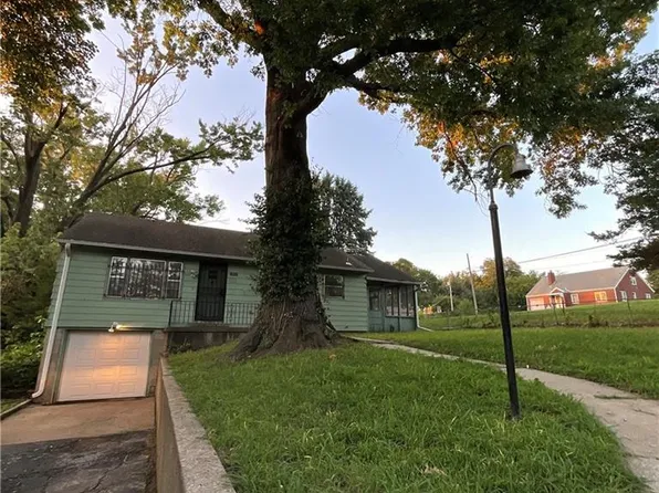 5800 Yecker Ave, Kansas City, KS 66104