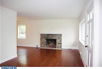 3rd image of 149 Hastings Ave