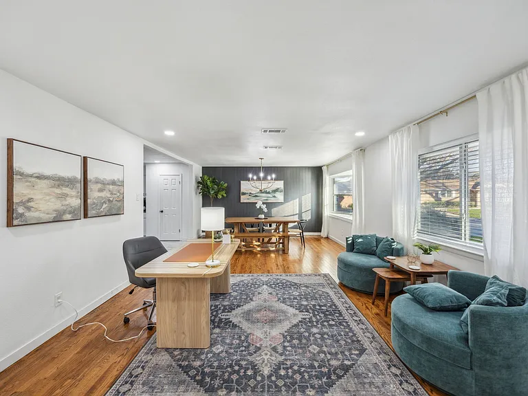 1729 14th Pl — Photo 4
