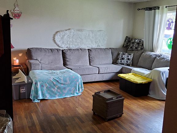 2nd image of 5618 NE 33rd Ave