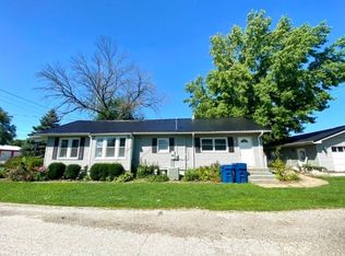 839 E North Ave, Flora, IL 62839