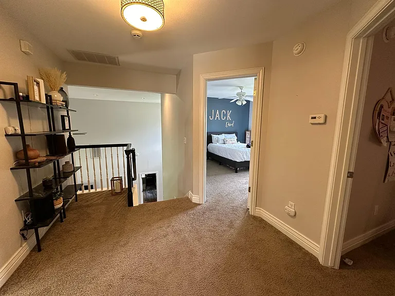 5601 S 43rd St — Photo 31
