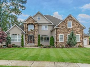 91 Burlington Dr, Feeding Hills, MA 01030