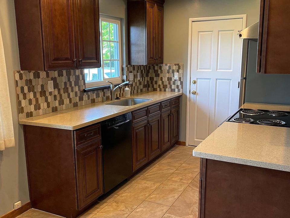 1st image of 1178 Sanchez Way