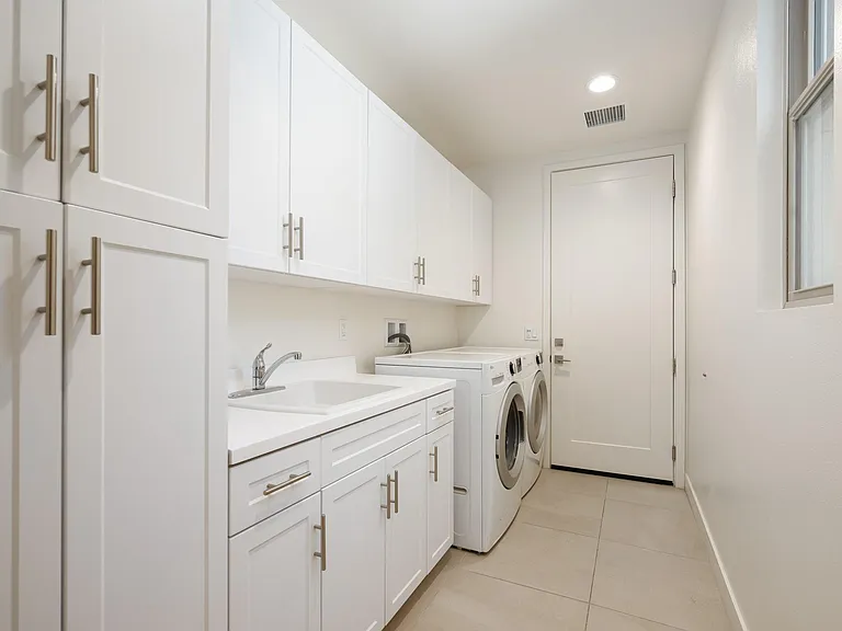2802 Retreat Cir — Photo 22