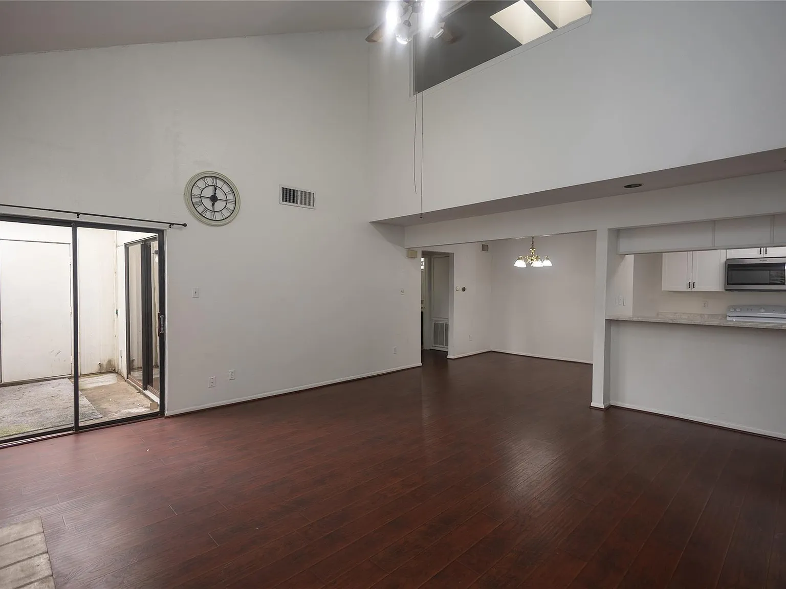 2 bed, 2.0 bath, 1378 sqft, $1,575 — Photo 4