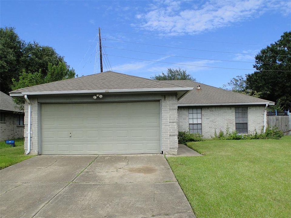 1st image of 21130 Park Mount Dr