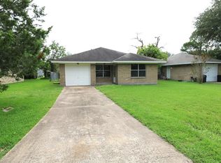 6613 N Lincoln St, Hitchcock, TX 77563