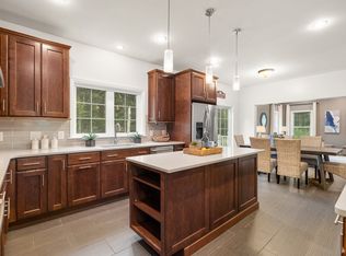 22 Nason Hill Ln, Sherborn, MA 01770