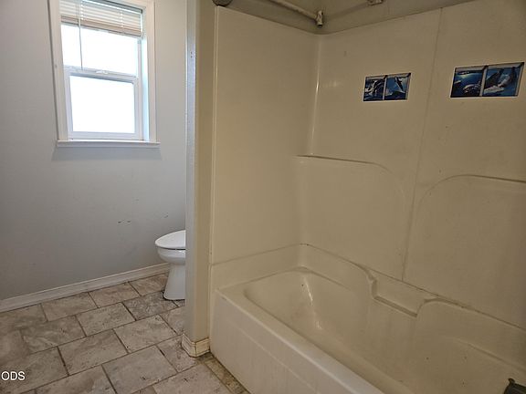 4th image of 3152 Madison St