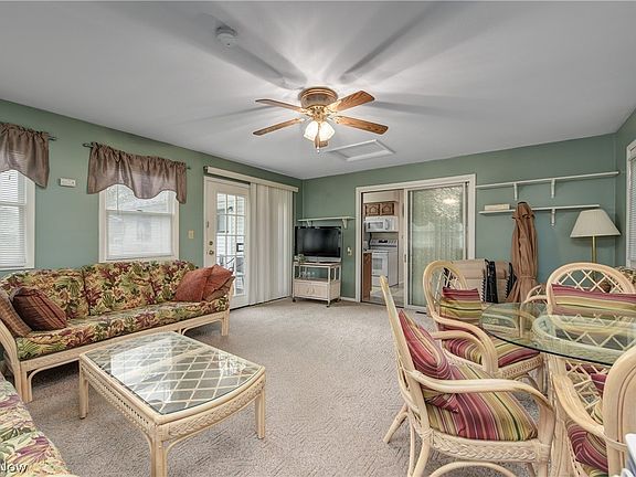 4th image of 9778 Sunny Ln