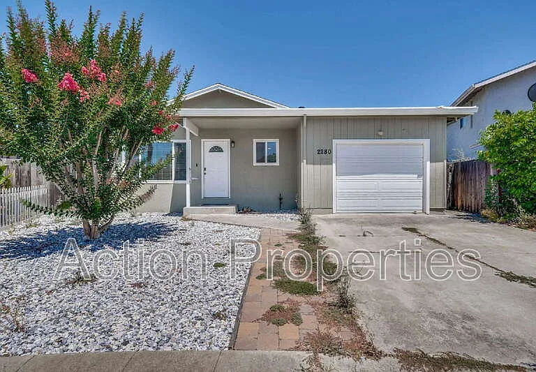 2280 Brentwood Ct — Photo 1