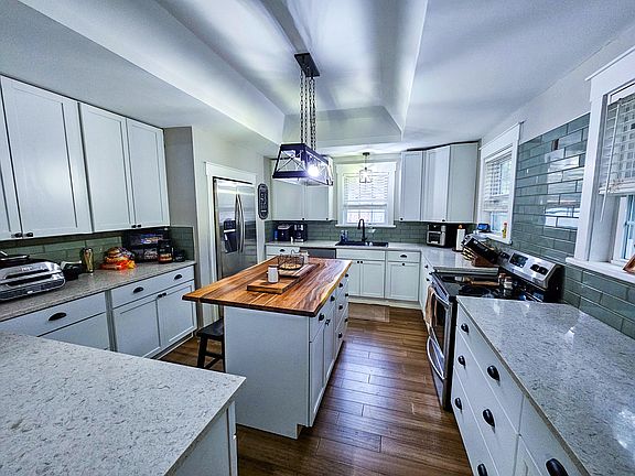 5th image of 512 Carn St