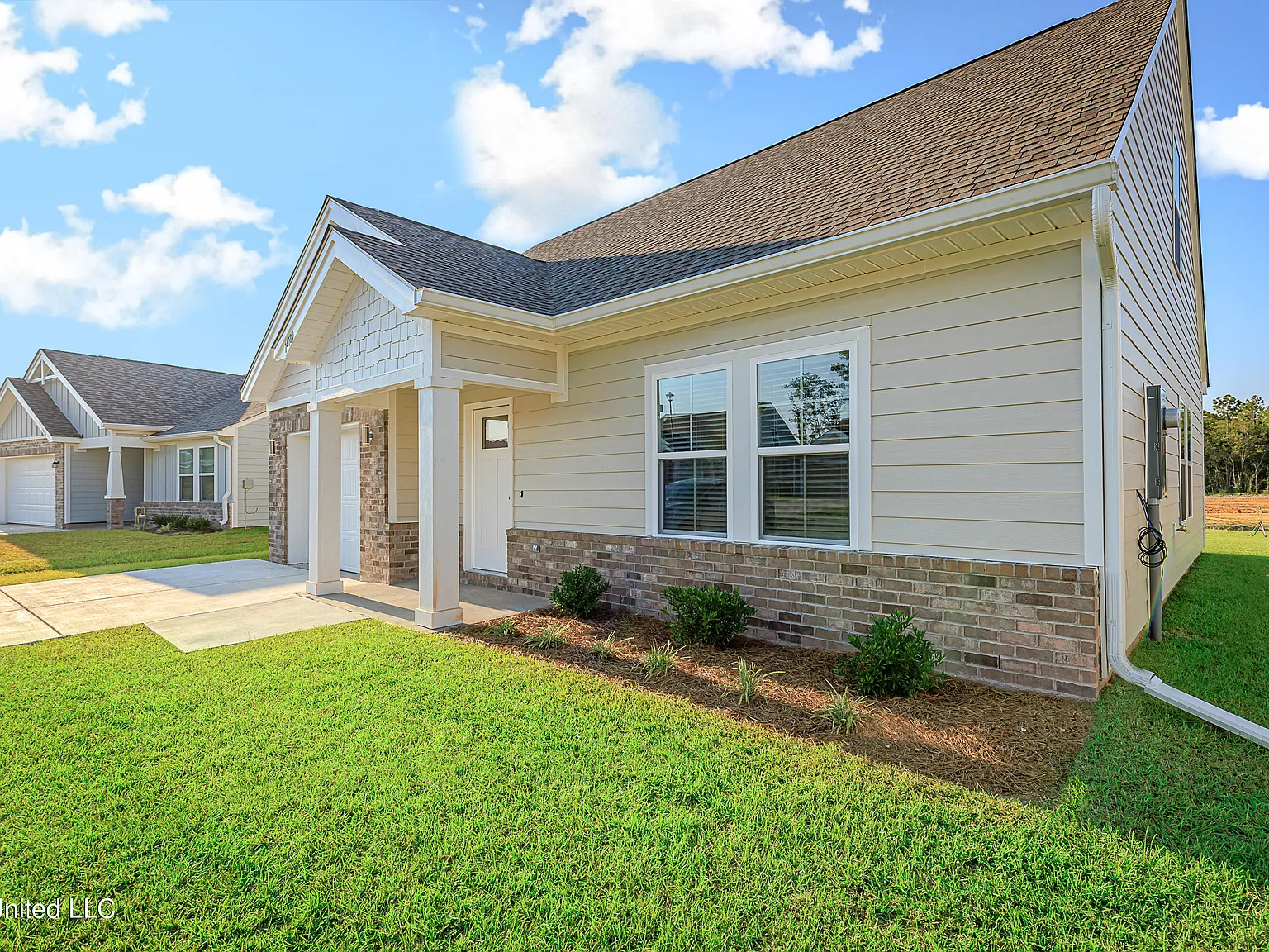3 bed, 2.5 bath, 1687 sqft, $2,100 — Photo 3