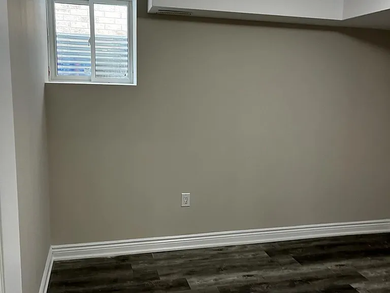 309 Alexander Cres NE — Photo 8
