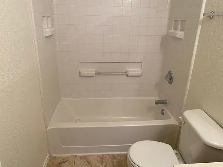 1101 Mustang Ridge Dr — Photo 22