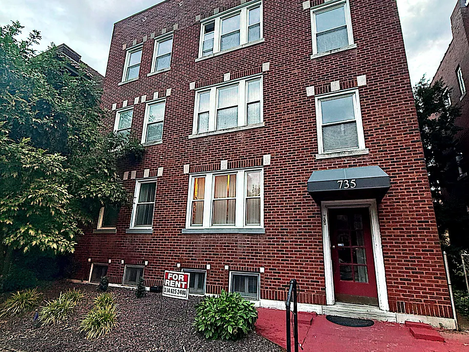 735 Leland Ave #2