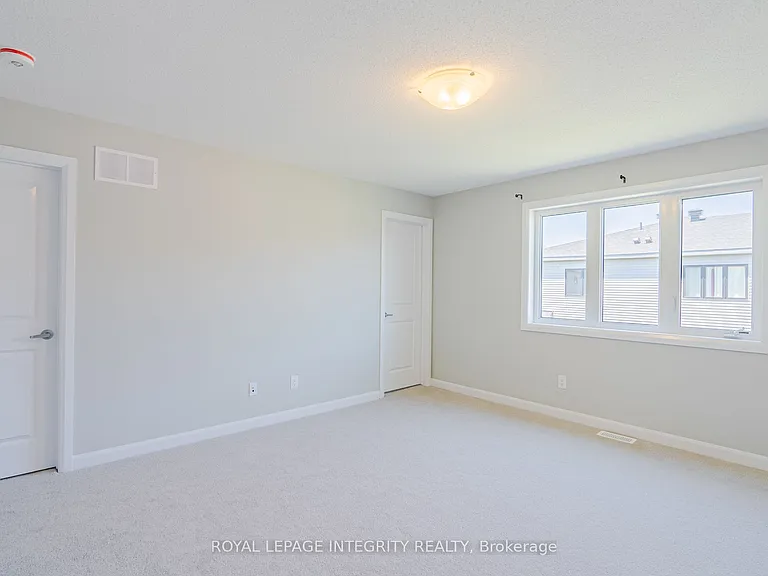 96 Osler St E — Photo 12