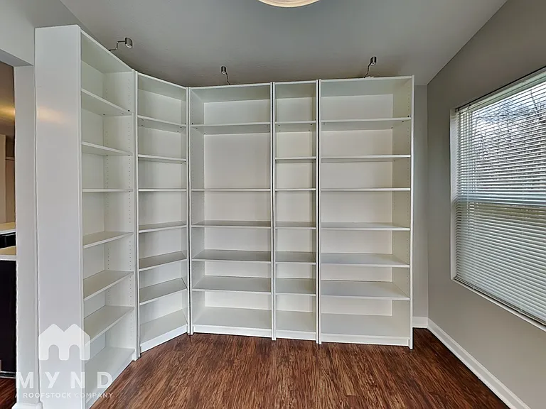 335 Cloverhill Dr — Photo 10