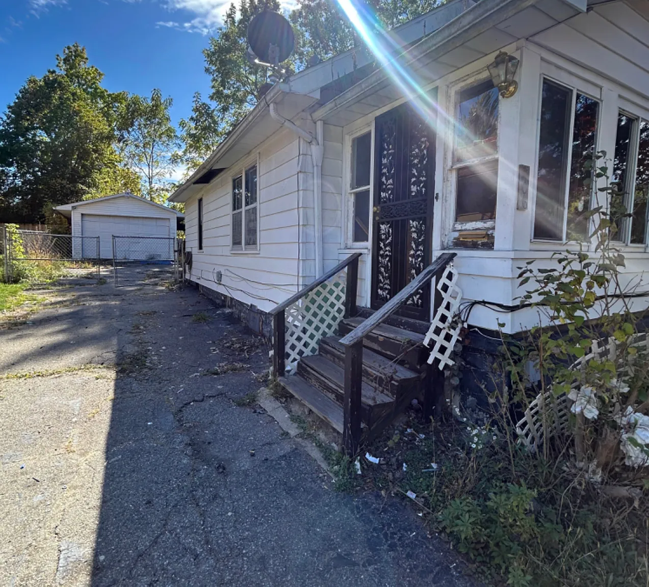 3 bed, 745 sqft, $950 — Photo 2