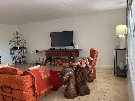 4th image of 1855 NE 121st St APT 36