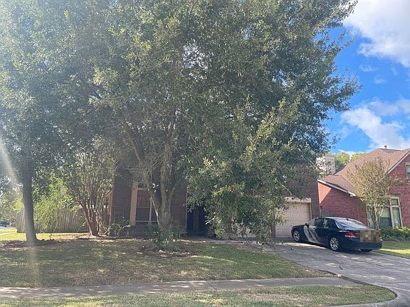 2nd image of 15146 Cranbourne Dr