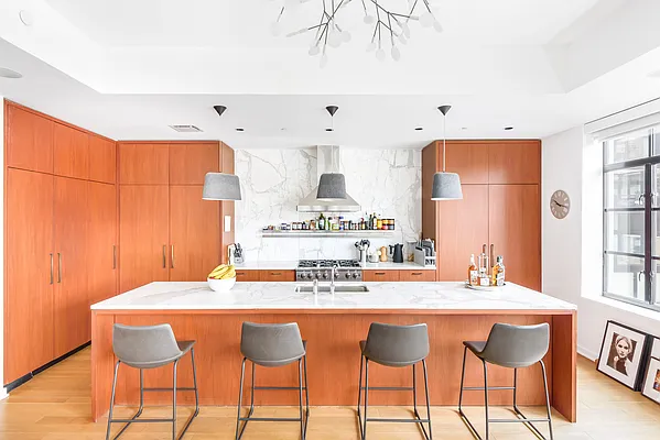 Rented by SERHANT. | media 3